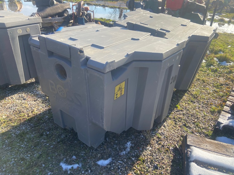 Miscellaneous  Boss Quick Cube Salt Totes For Speader Photo